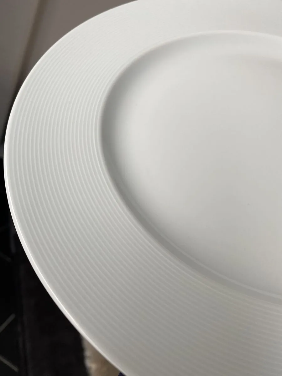 Bruno Evrard Assiette Plate En Porcelaine - France - NOIZAY- Bruno Evrard