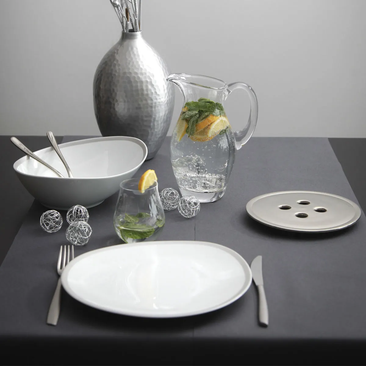 Bruno Evrard Dessous De Plat En Acier En Forme De Bouton