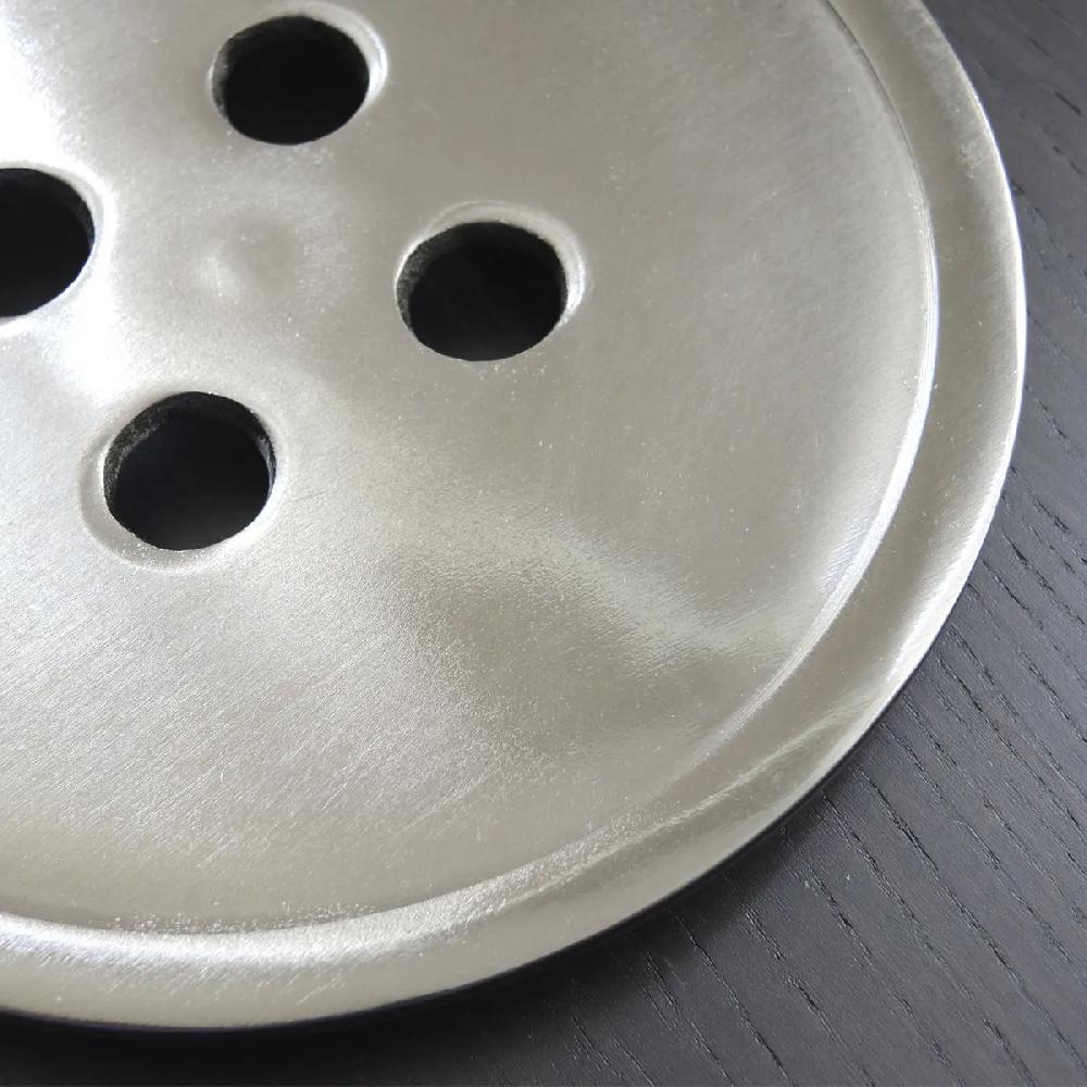 Bruno Evrard Dessous De Plat En Acier En Forme De Bouton