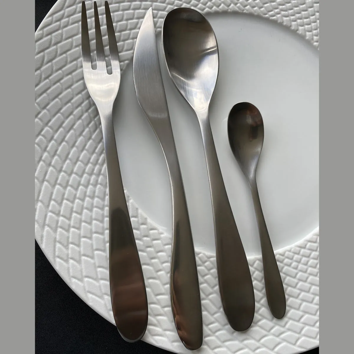 Bruno Evrard Ménagère 24 Pièces Inox 18.0 ANIS - Modernité