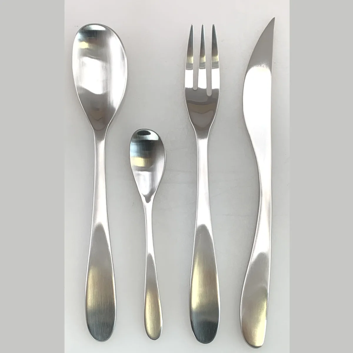 bruno evrard Ménagère 24 pièces inox 18.0 ANIS - Modernité