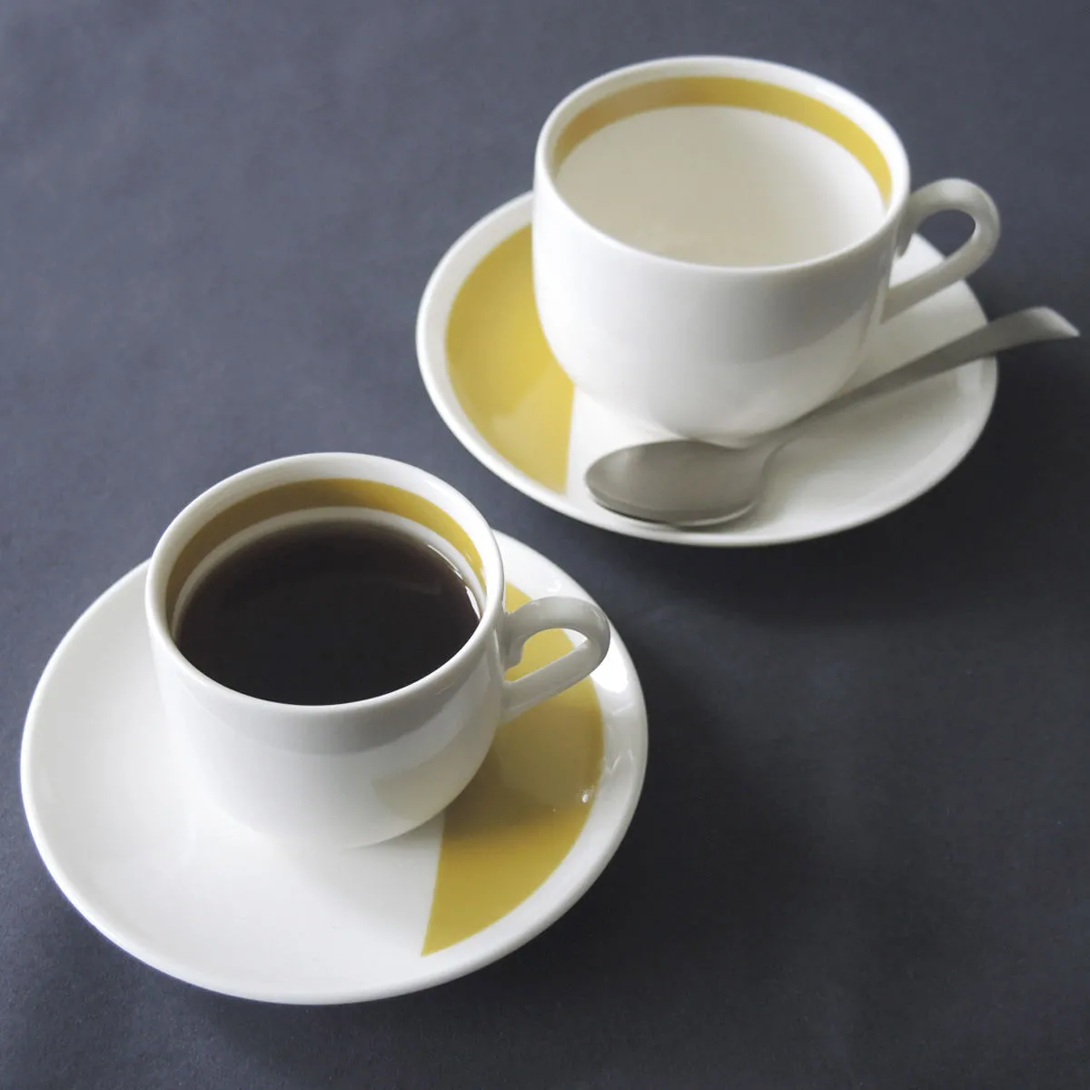 Bruno Evrard Tasse à Café Et Sous-tasse En Porcelaine Colorée - 11cl