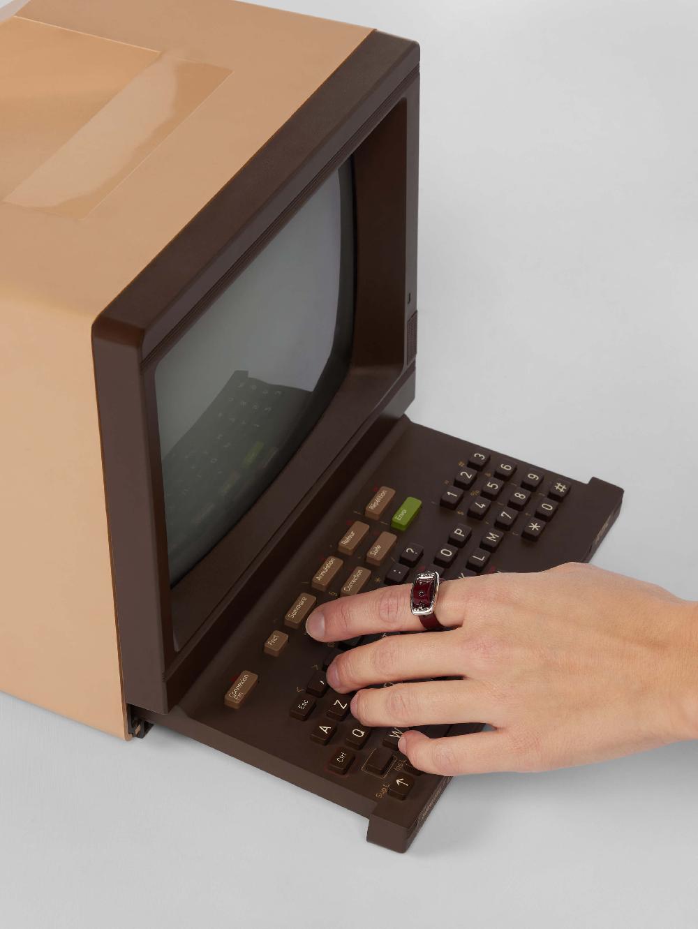 Carel Bague - Cuir Verni Upcyclé Bordeaux – Carel Paris