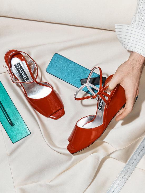 Carel Nadine - Sandales à Talons Compensés Cuir Verni Rouge