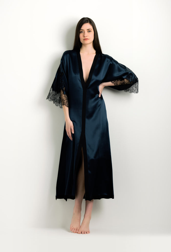 Carine Gilson Caftan En Soie Smokingblue Et Dentelle Elisa Noire