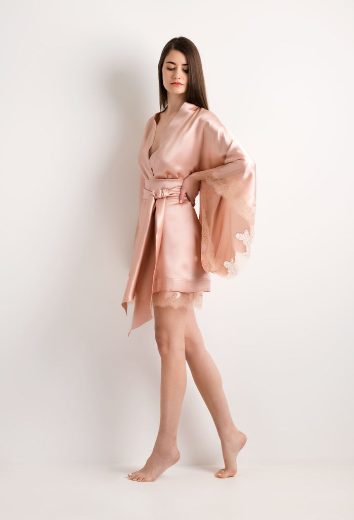 Carine Gilson Kimono Court En Soie - Freesia Et Dentelle De Caudry Nude