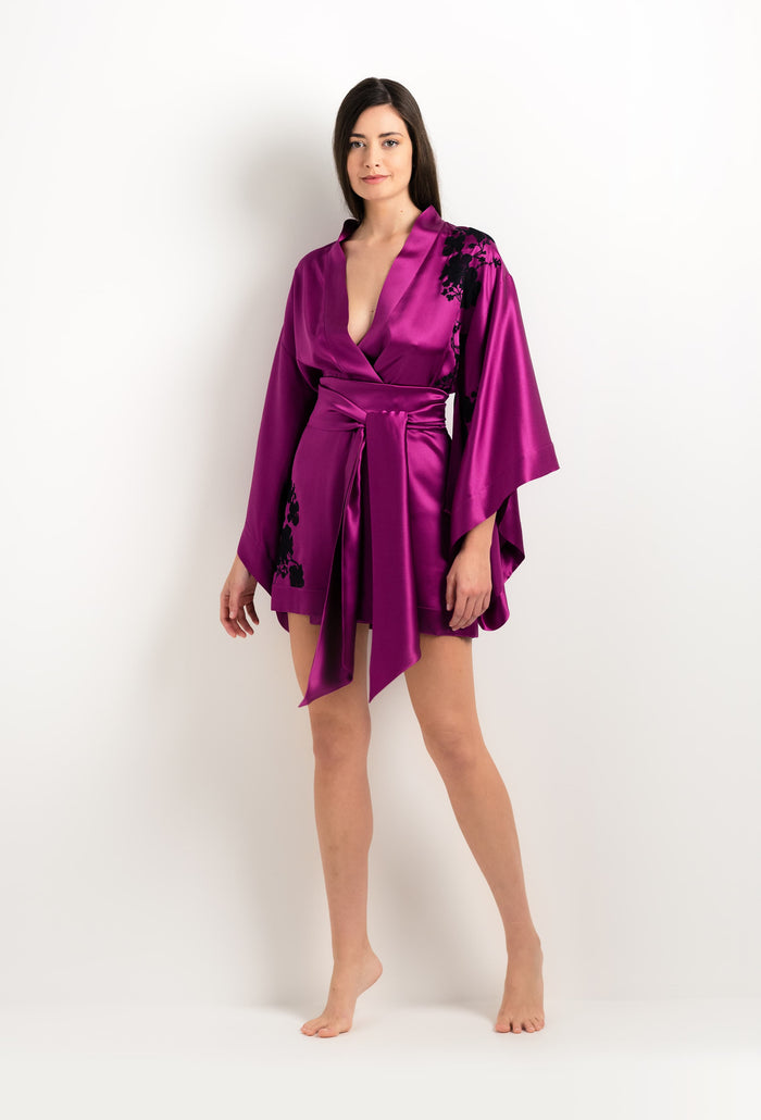 Carine Gilson Kimono Court En Soie Violine Et Dentelle Sakura Noire