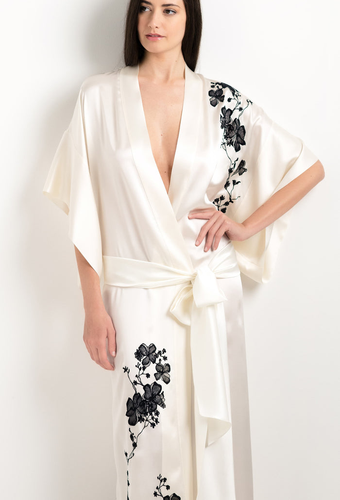 carine gilson Kimono long en soie Perle et dentelle Sakura noire