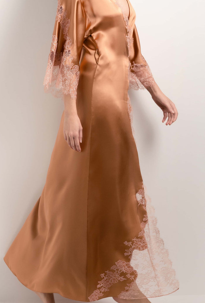 Carine Gilson Kimono Long En Soie Sahara Et Dentelle Elisa Rose Clair