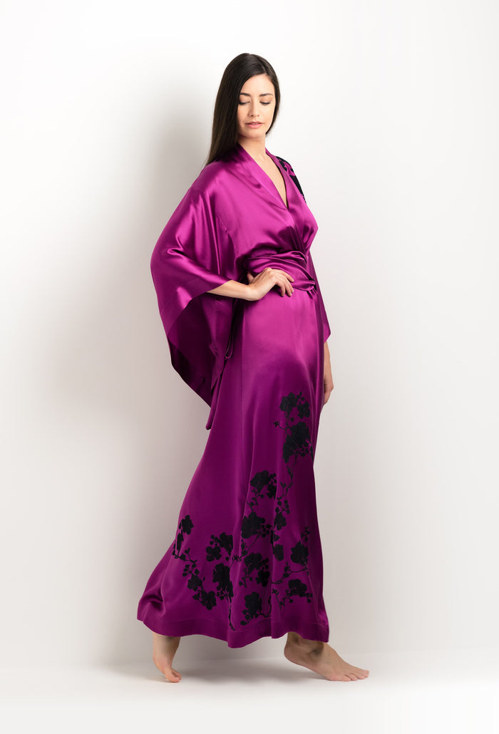 carine gilson Kimono long en soie violine et dentelle Sakura noire