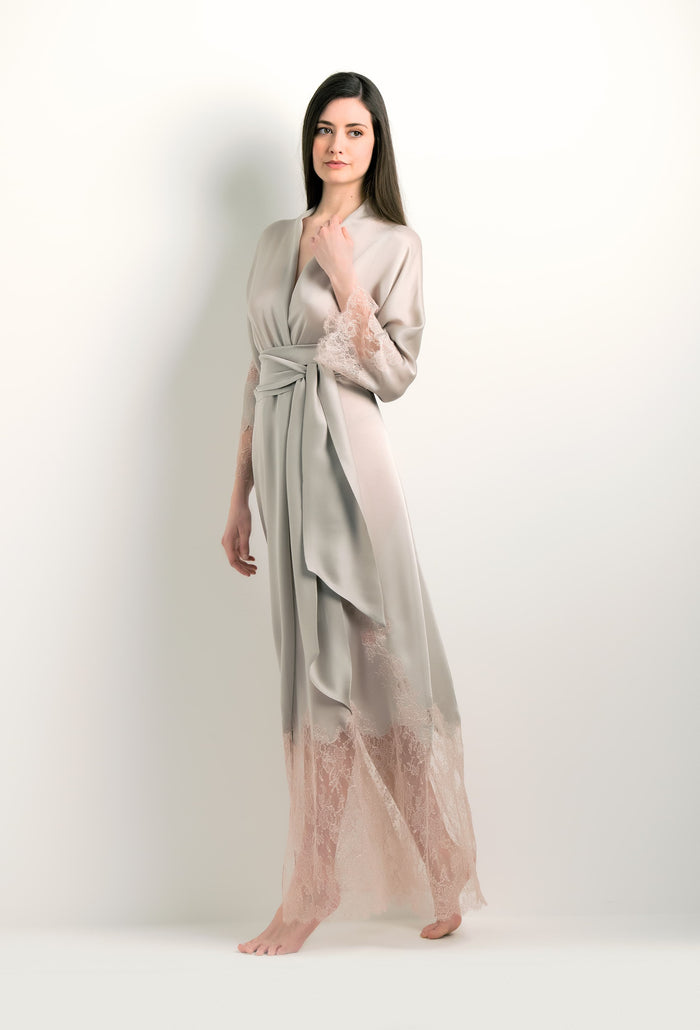 Carine Gilson Kimono Raglan Long En Soie Gris Perle Et Dentelle Elisa Rosa