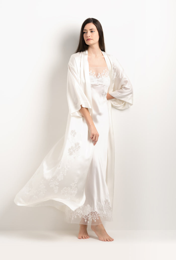 carine gilson Long kimono de soie naturelle et dentelle Sakura naturelle