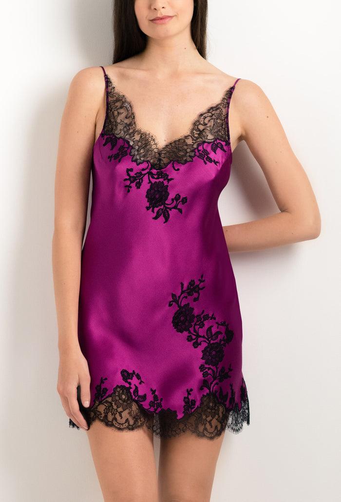 Carine Gilson Nuisette Courte En Soie Violine Et Dentelle Sonia Noire