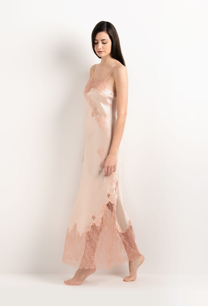 Carine Gilson Robe Longue En Soie Rose Poudre Et Dentelle Elisa Rose Clair