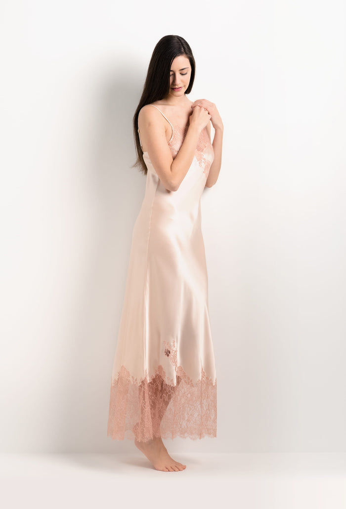 Carine Gilson Robe Longue En Soie Rose Poudre Et Dentelle Elisa Rose Clair