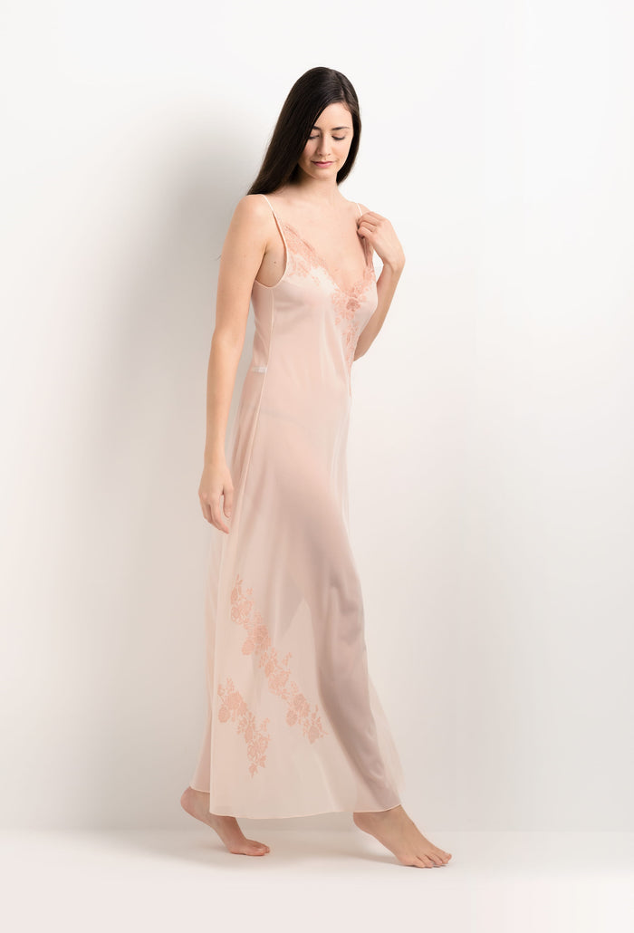 carine gilson Robe longue en soie rose poudre et dentelle Elisa rose clair