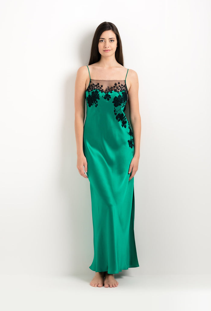 carine gilson Robe longue en soie vert jade et dentelle Sakura noire