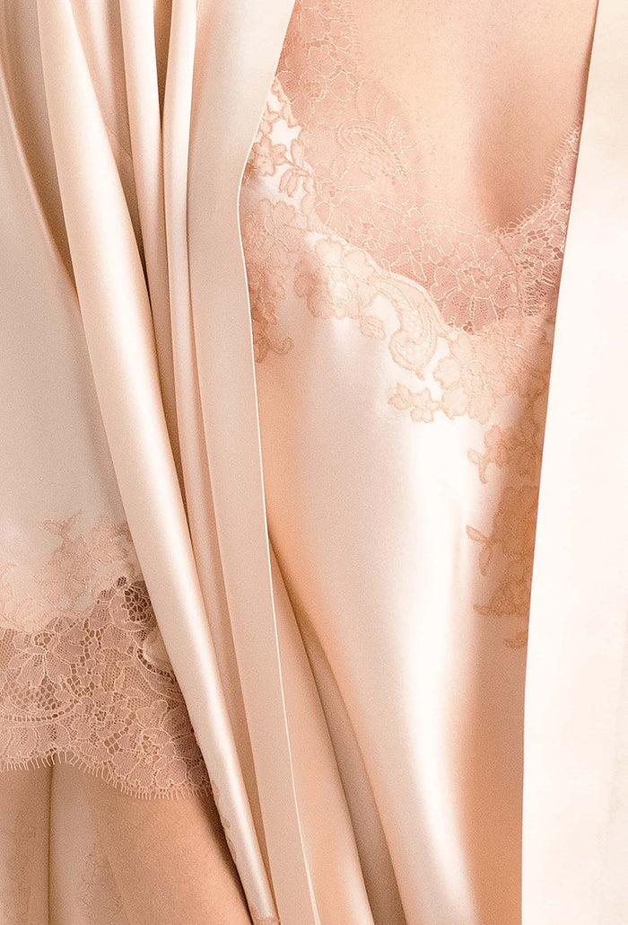 Carine Gilson Robe Nuisette Courte En Soie - Poudre Et Dentelle De Caudry