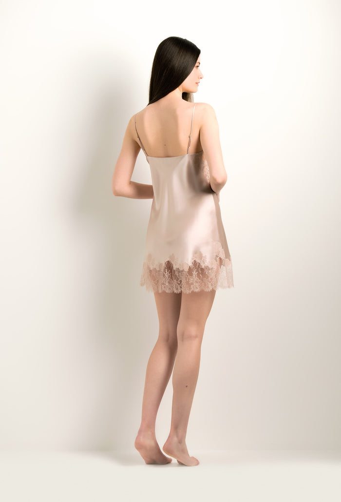 Carine Gilson Robe Nuisette Courte En Soie - Tourterelle Et Dentelle Rosa Caudry
