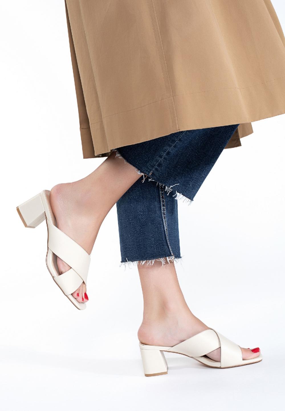 celena Sandales à talon Carah Celena