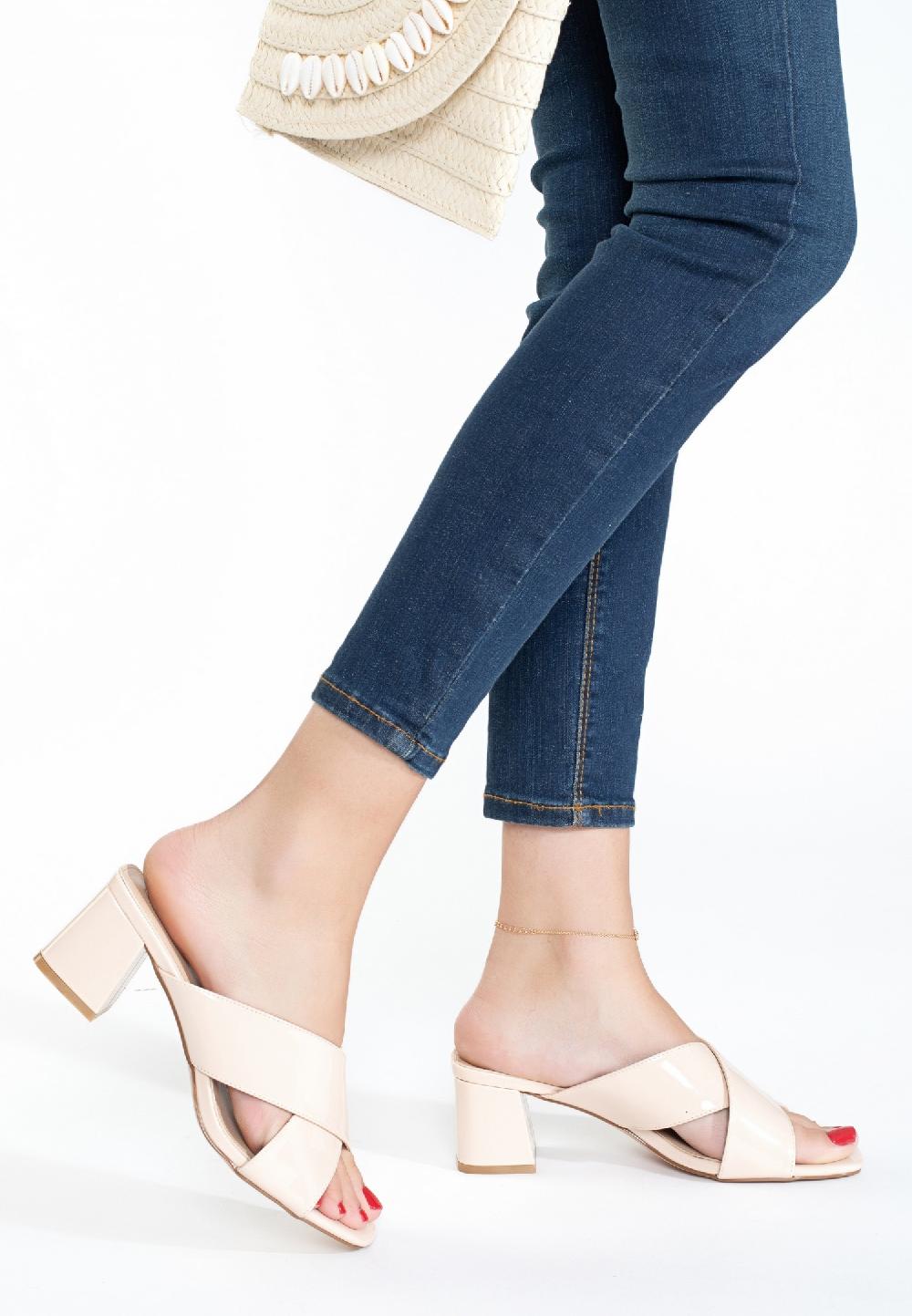 celena Sandales à talon Carah Celena