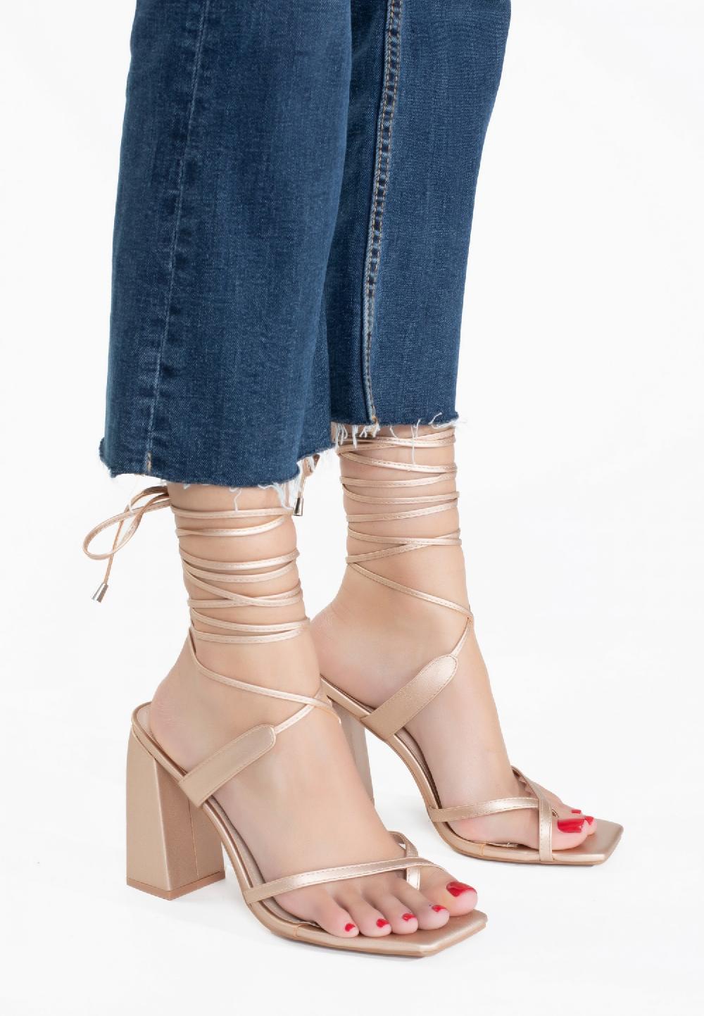 celena Sandales à talon Chenaya Celena