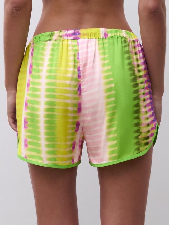 Chantelle Short - Vibrations - Easy Pop