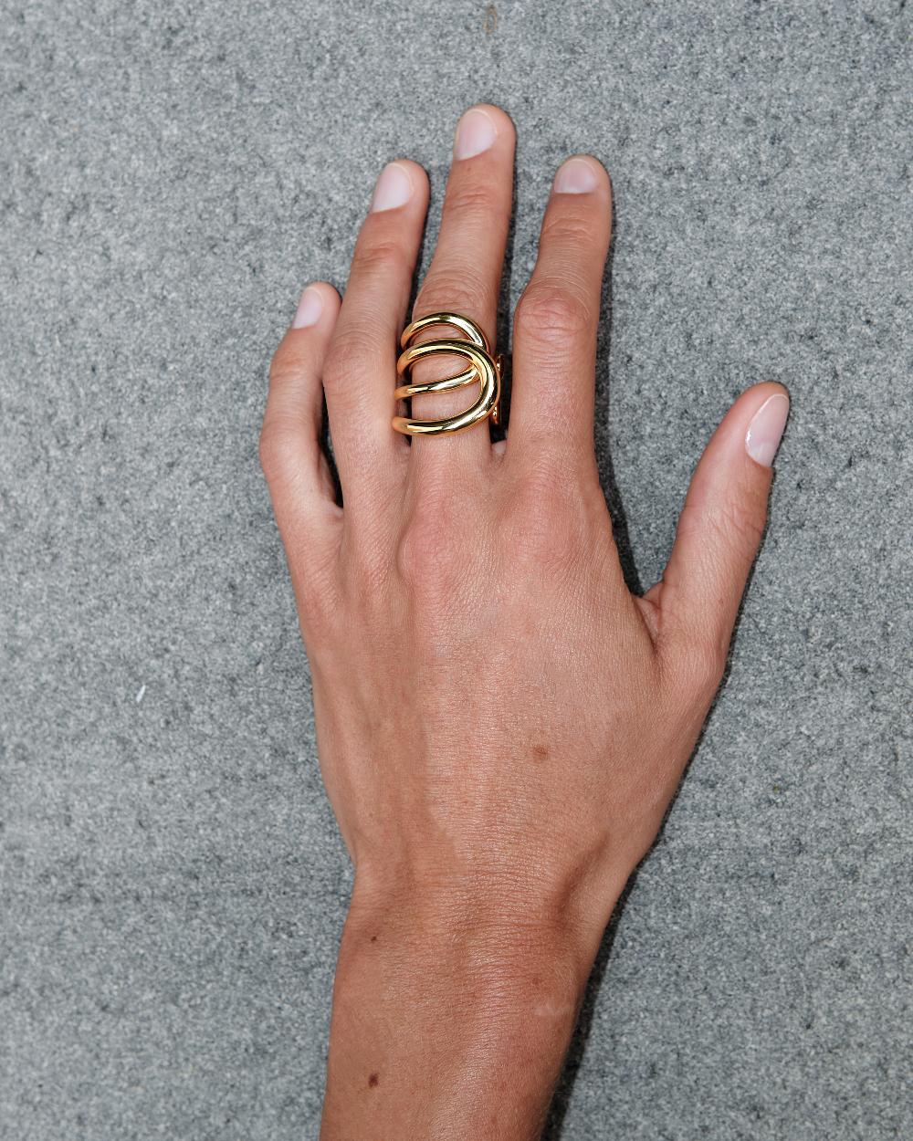 Charlotte Chesnais Bague Daisy