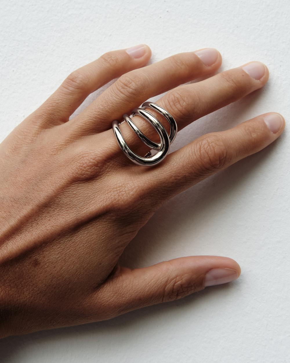 Charlotte Chesnais Bague Daisy