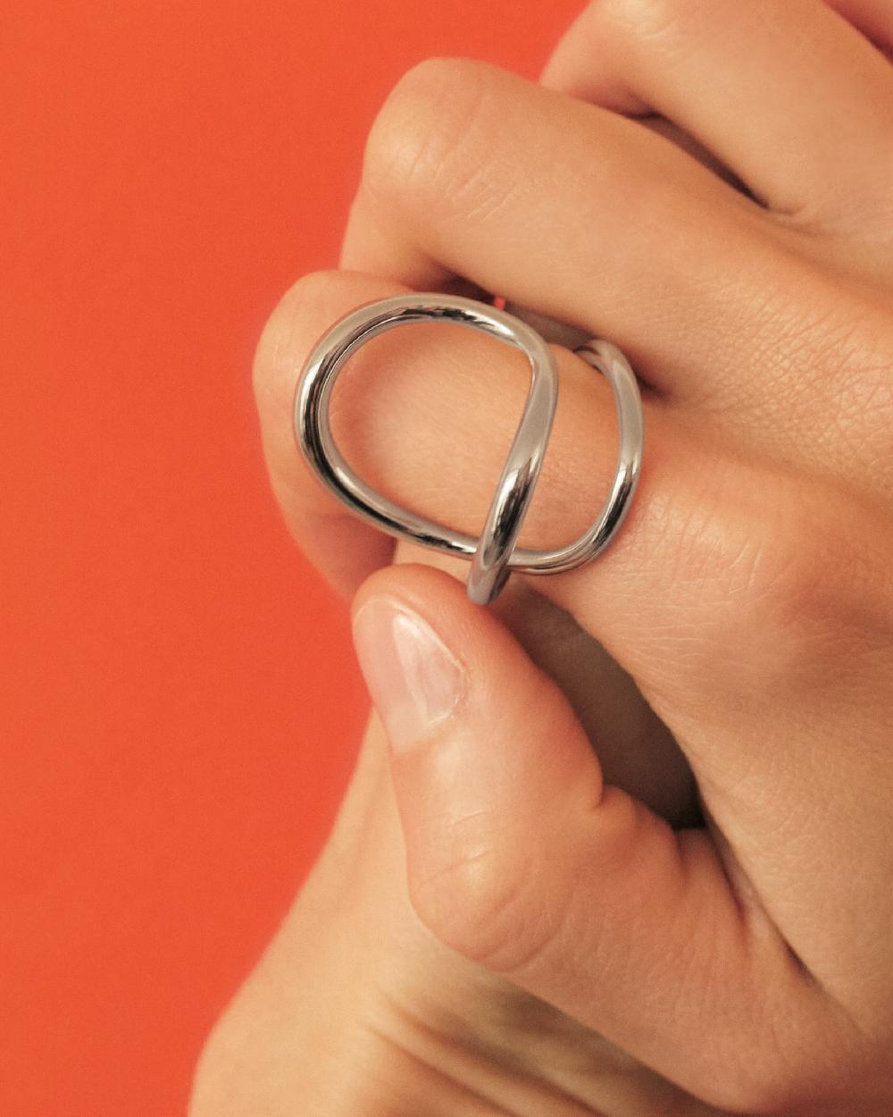 Charlotte Chesnais Bague Ribbon