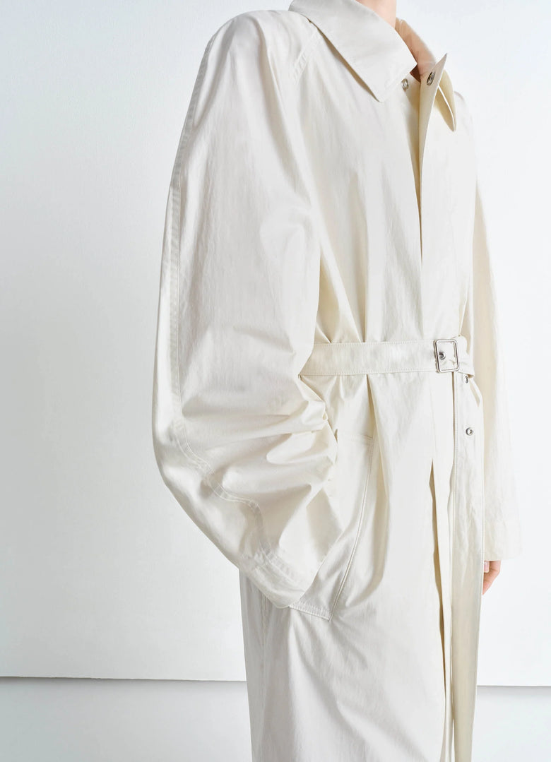 Christophe Lemaire MANTEAU CEINTURÉ LÉGER