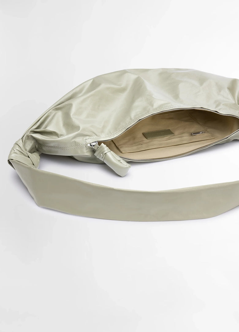 Christophe Lemaire SAC SOFT CROISSANT MOYEN MODÈLE