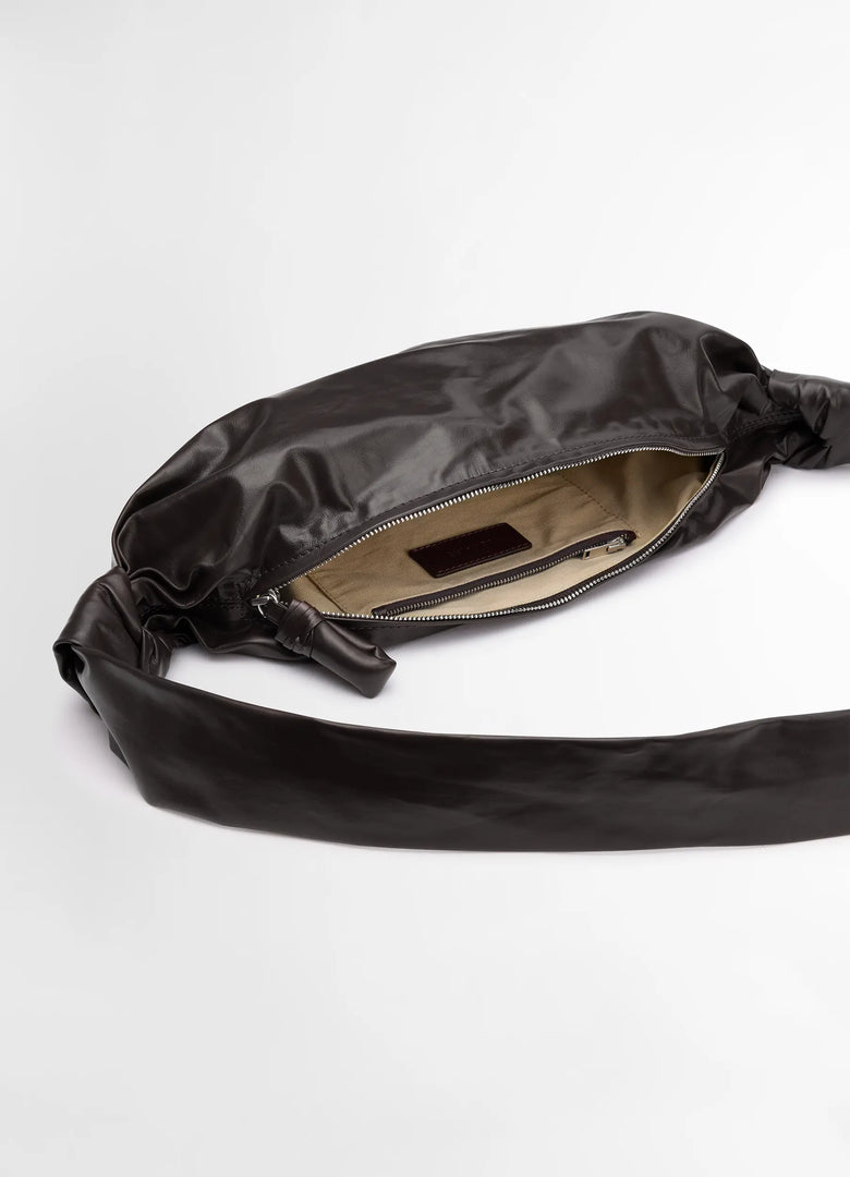 Christophe Lemaire SAC SOFT CROISSANT PETIT MODÈLE