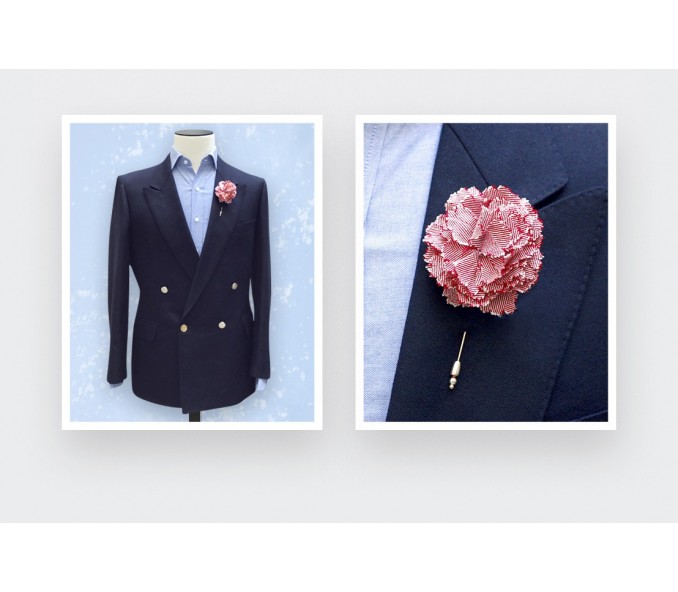 Cinabre Boutonnière Chevron Rouge