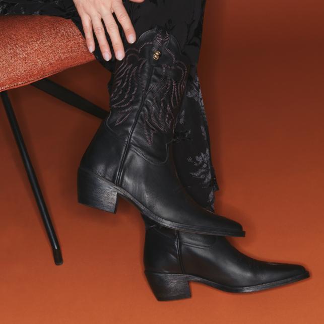 Claris Virot Bottes En Cuir Lucienne Noires Brodées