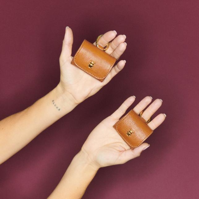 Claris Virot Etui Airpod Jamie Cuir Whisky