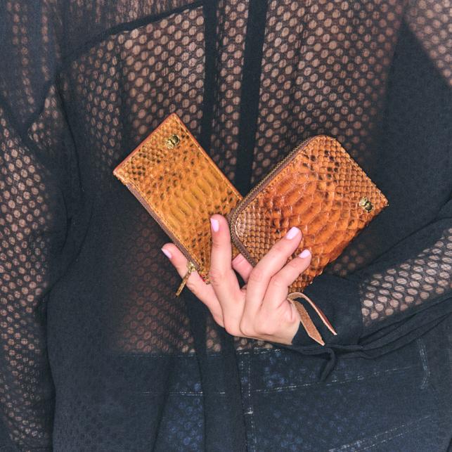 Claris Virot Porte Carte Python Helena Moka