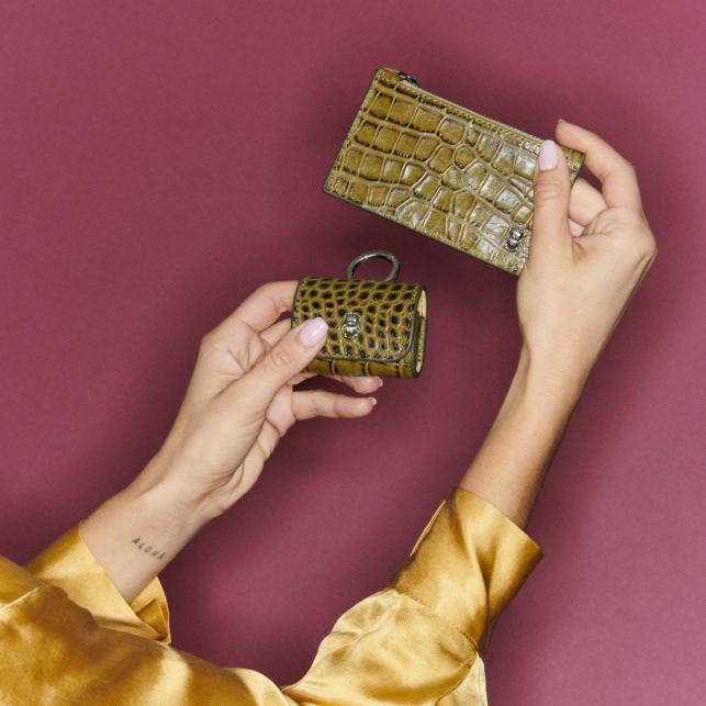 Claris Virot Porte Carte Python Helena Noir