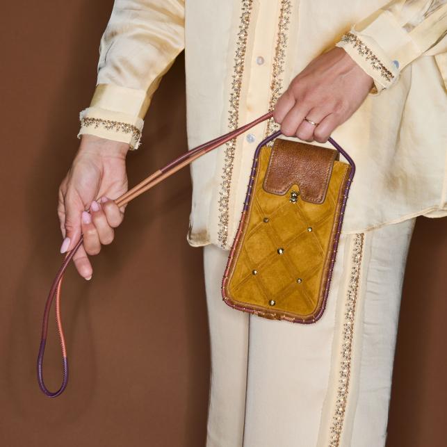 Claris Virot Etui à Lunettes Emile Cuivre Ambre Cloutée