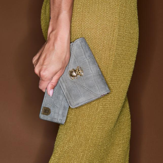 Claris Virot Porte Cartes Cuir Alex Embossé Croco Gris Perle