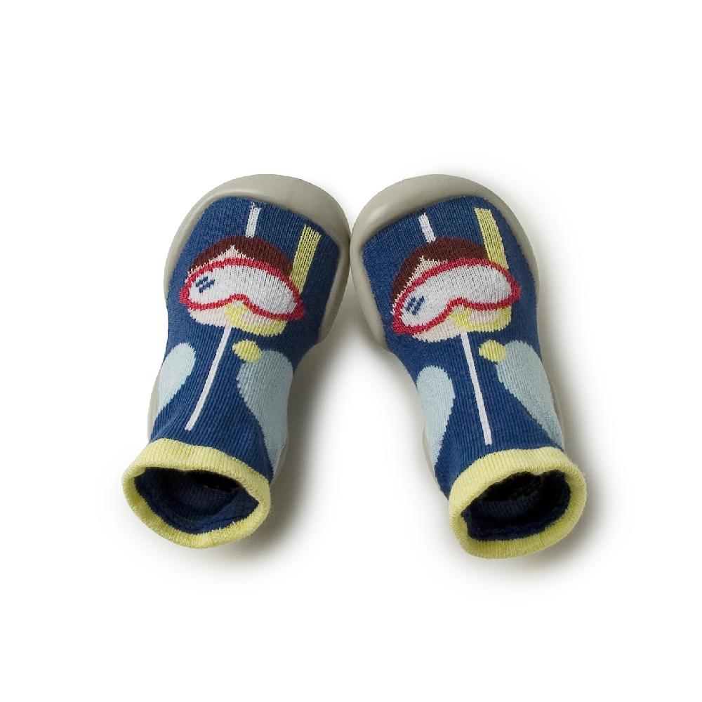 collégien Jacques - Chaussons phosphorescents en fibres de plastique marin recyclé