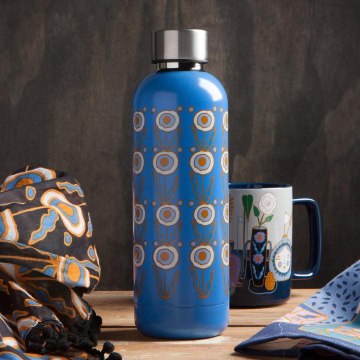 Danica Studio Bouteille D'eau Nature Morte