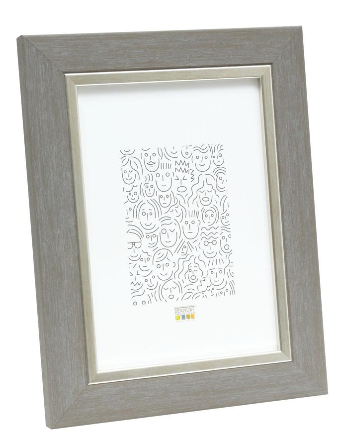 deknudt frames Cadre photo en gris clair avec biseau argenté S45VF3