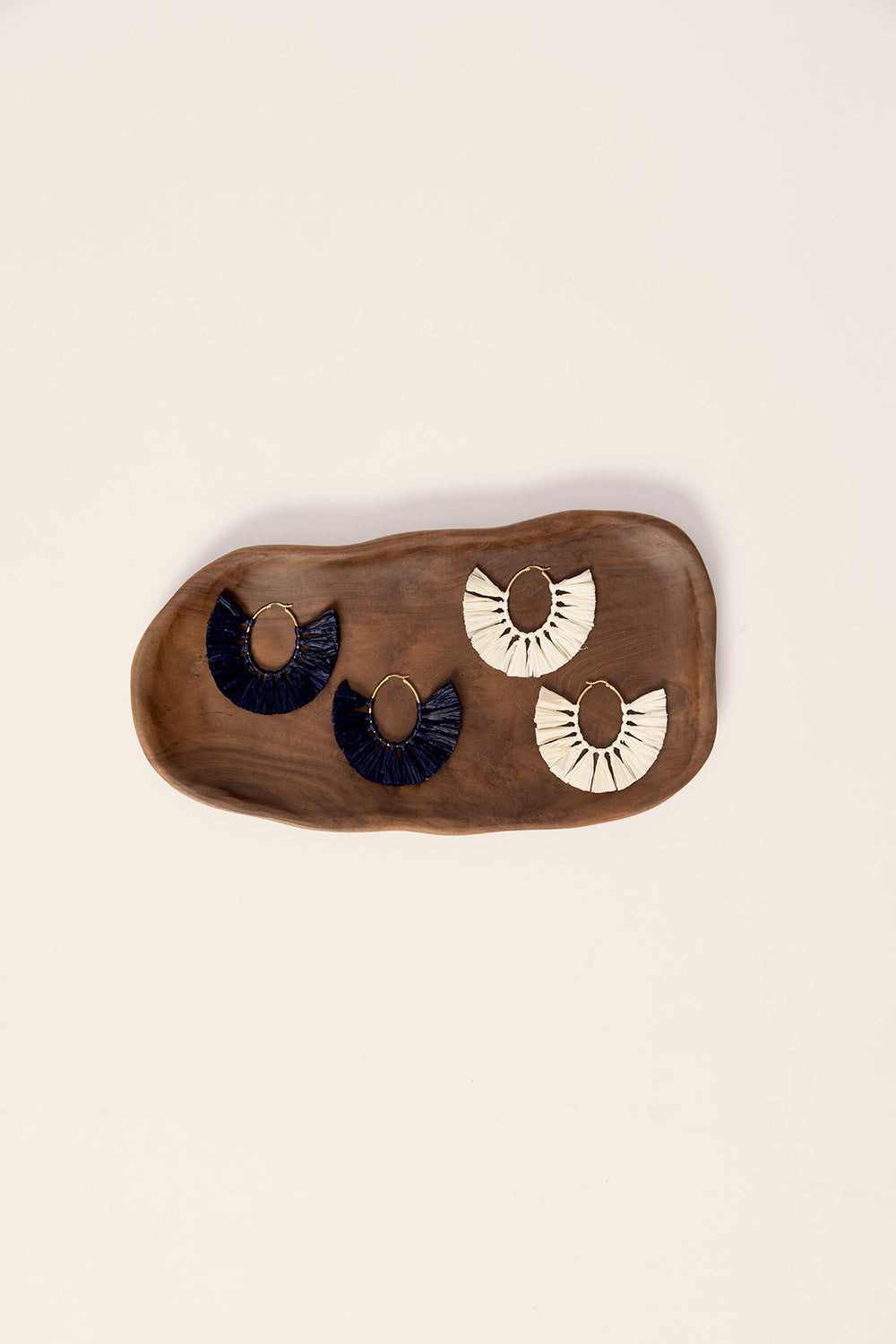 des petit hauts Boucles D'Oreilles Natsuko Ecru