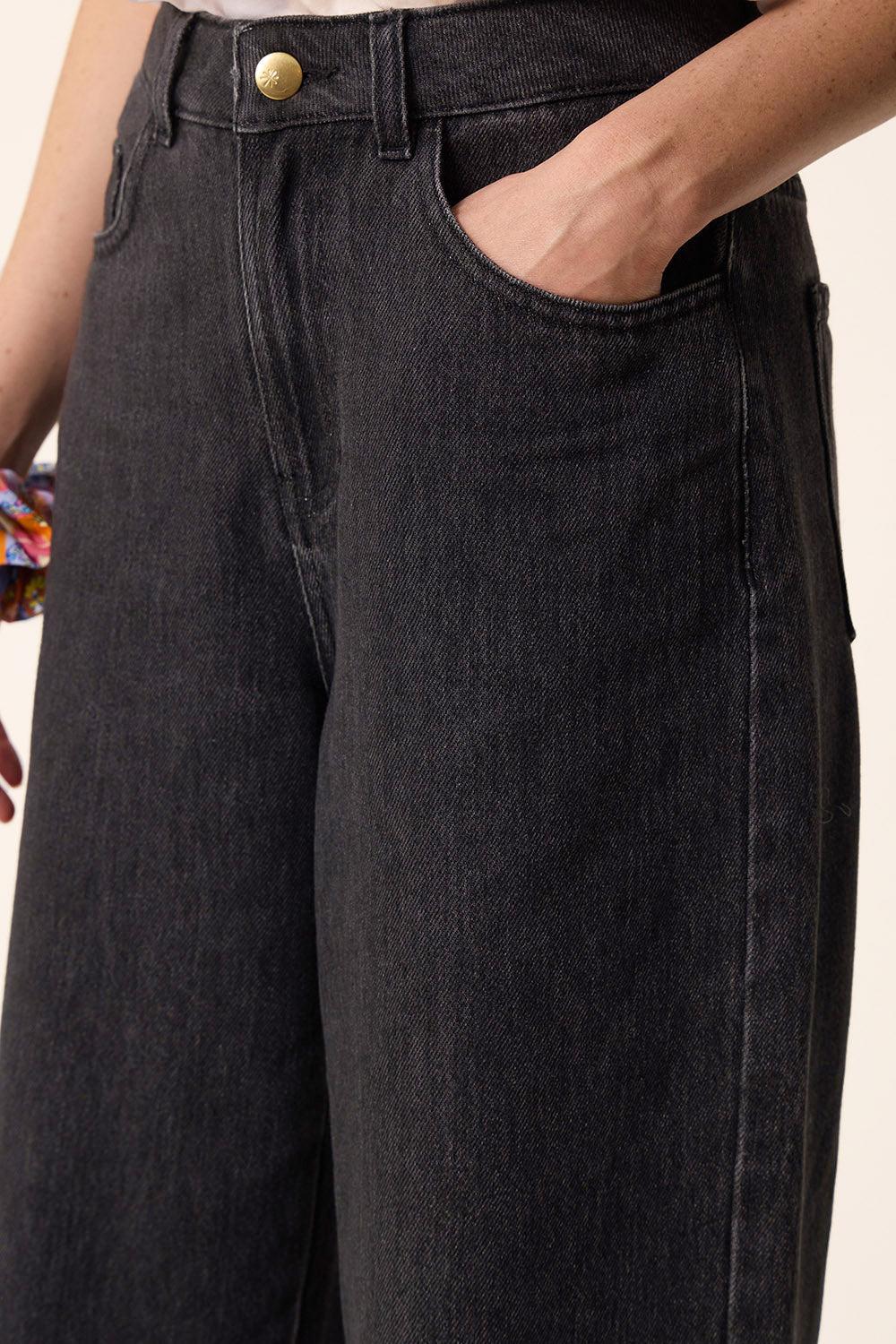 Des Petit Hauts Jean Louela Gris