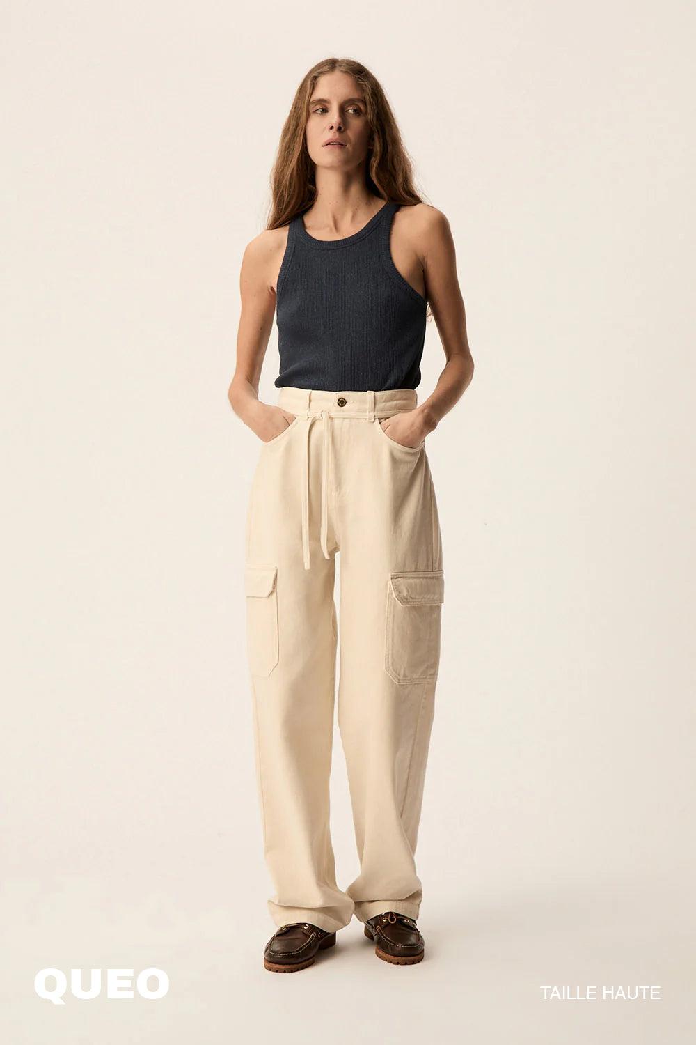 des petit hauts Pantalon en jean Queo Creme