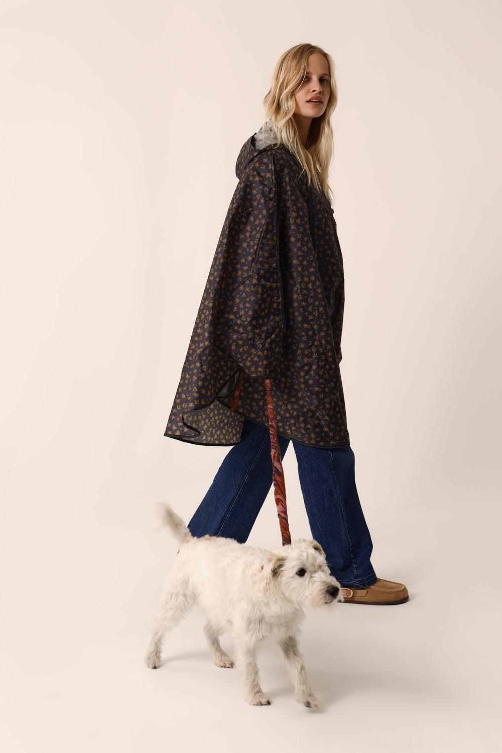 Des Petit Hauts Poncho Imperméable Leo Noir