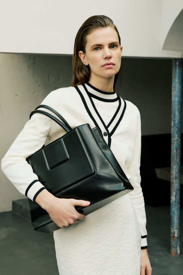 D'estrëe Paris Black Structured Leather Tote