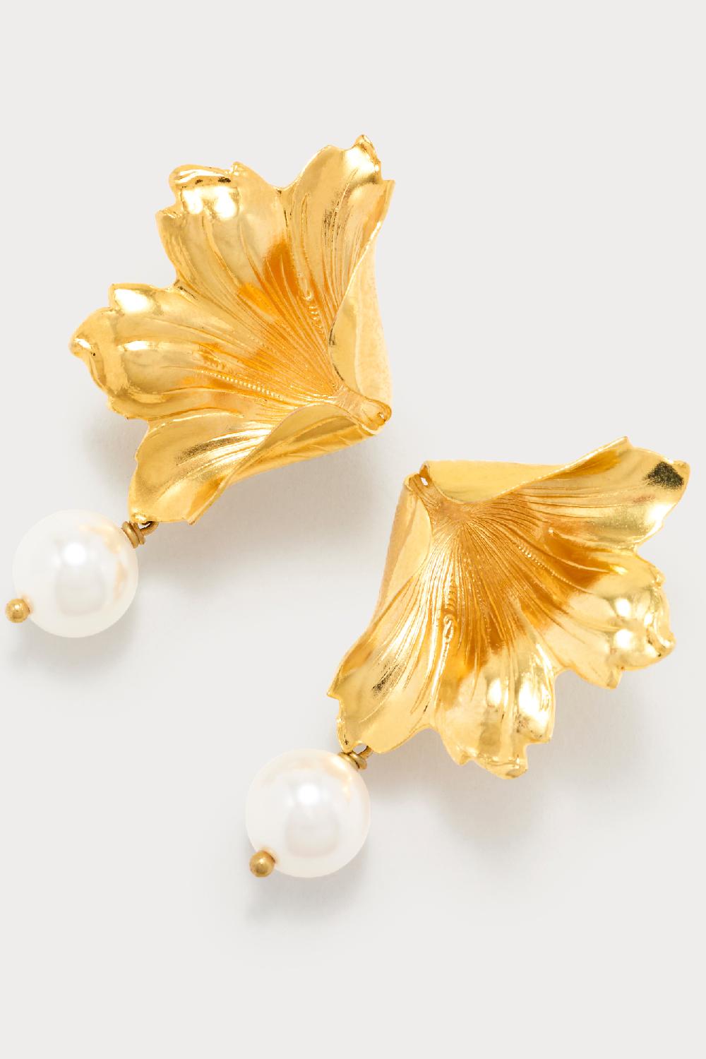 D'estrëe Paris Gold Flower Stud Earrings With Pearl Drop