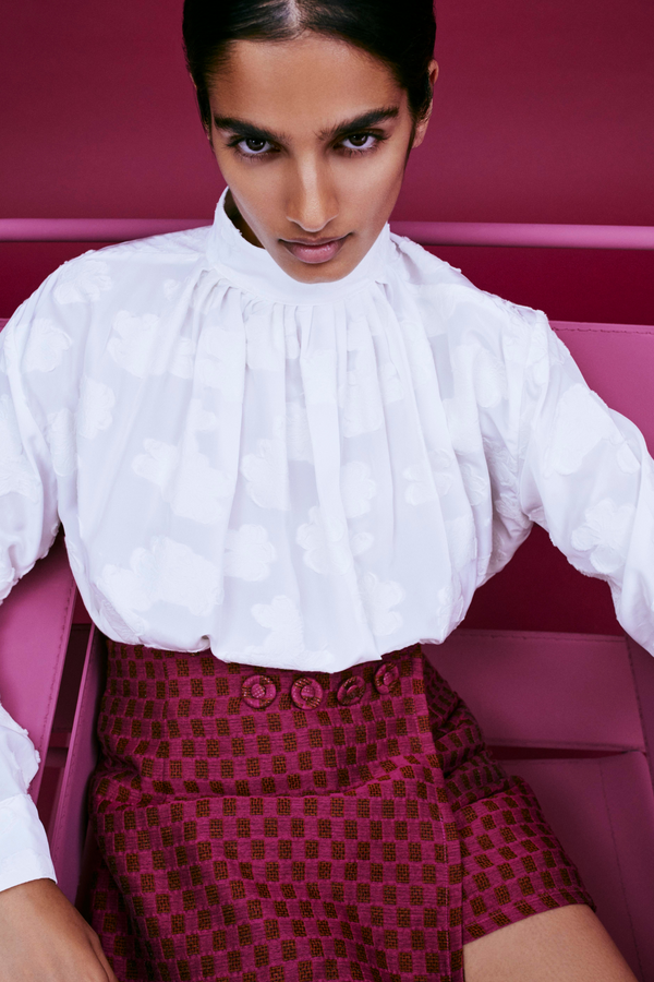 D'estrëe Paris WHITE Flower Veil Blouse With High Neck